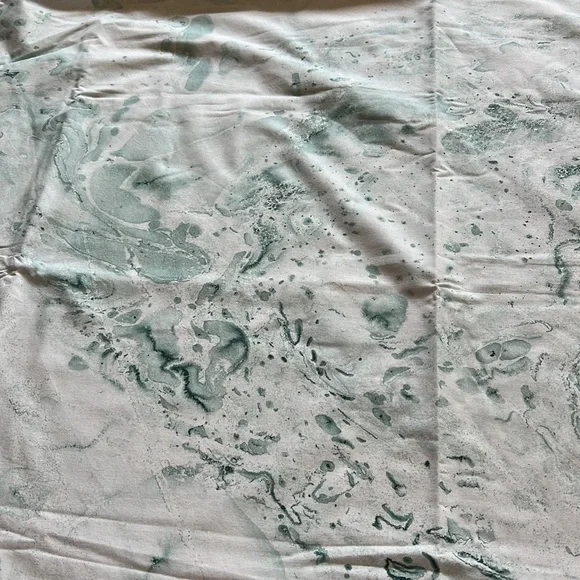 Crate & Barrrel Tablecloth Marbled Aqua Green 60x90in - Picture 5 of 6